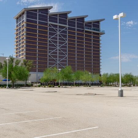 Casino-Sprengung in Las Vegas: Eastside Cannery verschwindet nach sechs Jahren Leerstand