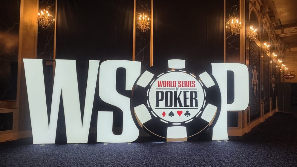 Ergebnisse  13:08 WSOP Tag 19: Weiss und Pauli vorn im Razz, Mullur Chipleader im 250K Super High Roller